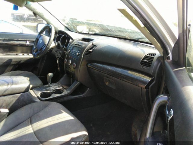 Photo 4 VIN: 5XYKT4A25CG197513 - KIA SORENTO 