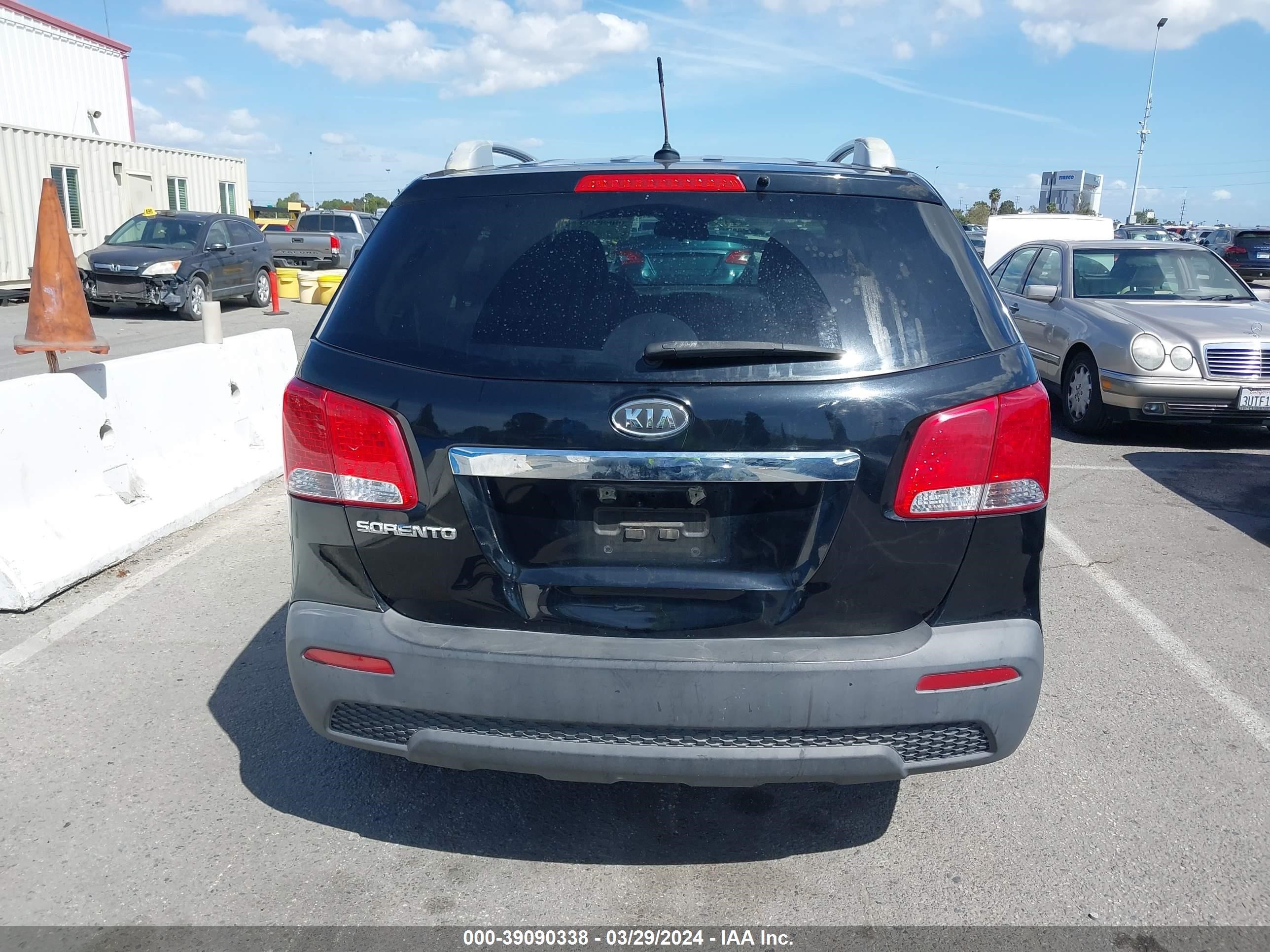 Photo 14 VIN: 5XYKT4A25CG297434 - KIA SORENTO 