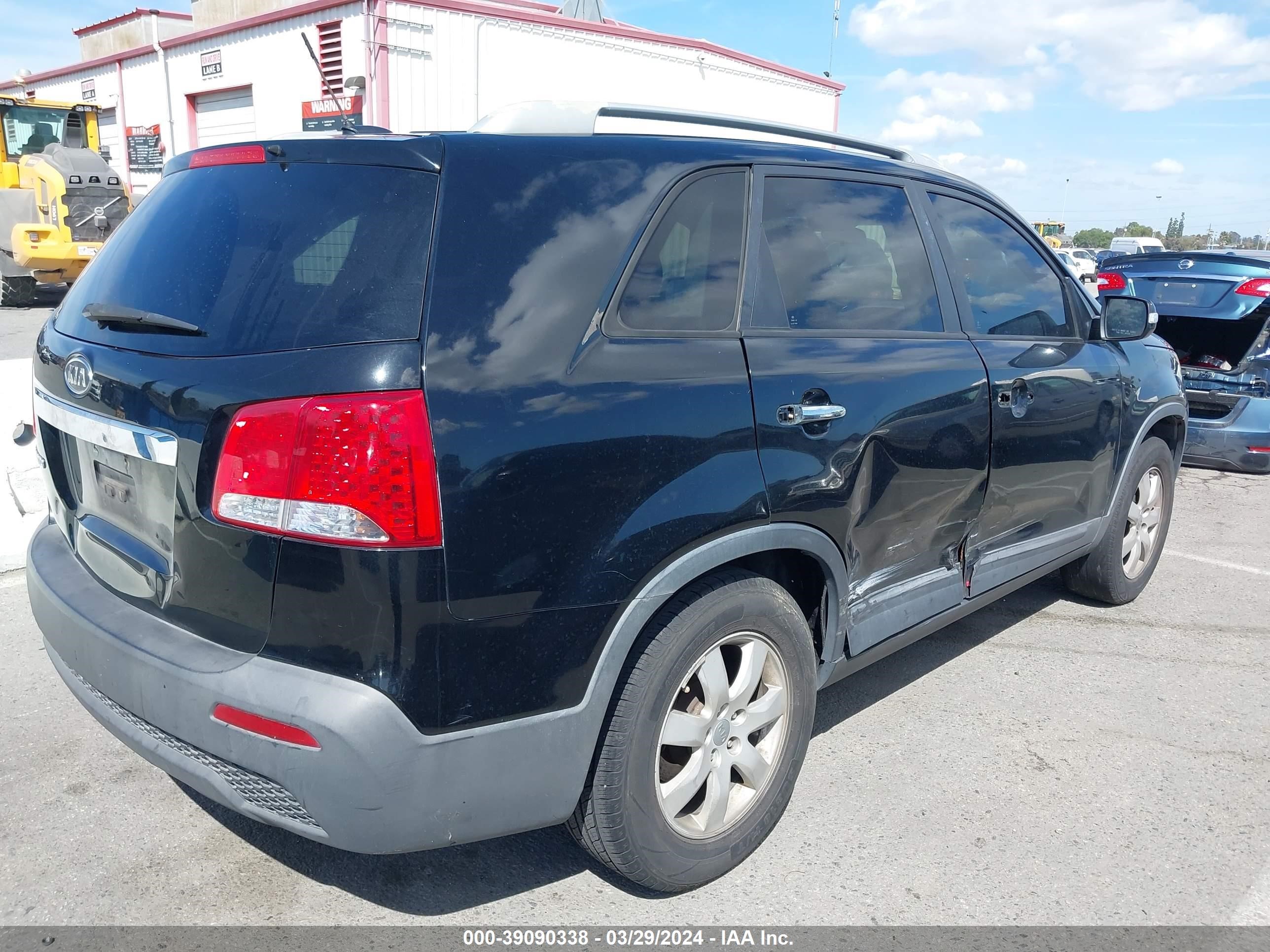 Photo 15 VIN: 5XYKT4A25CG297434 - KIA SORENTO 