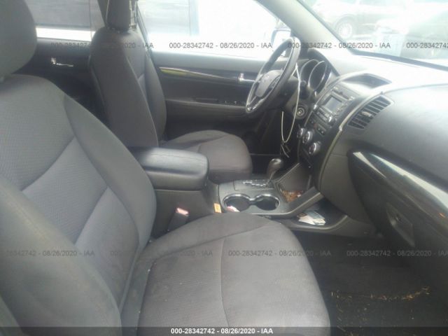 Photo 4 VIN: 5XYKT4A25CG298809 - KIA SORENTO 