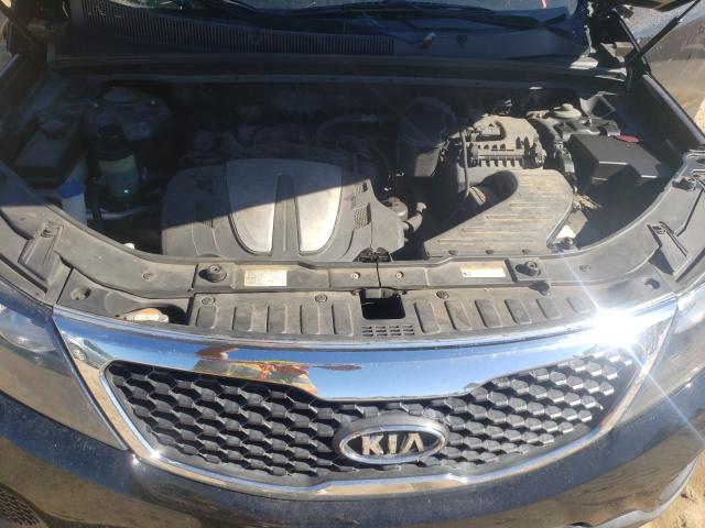 Photo 6 VIN: 5XYKT4A25DG318851 - KIA SORENTO LX 