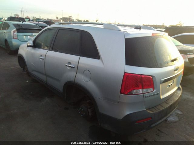 Photo 2 VIN: 5XYKT4A25DG319028 - KIA SORENTO 