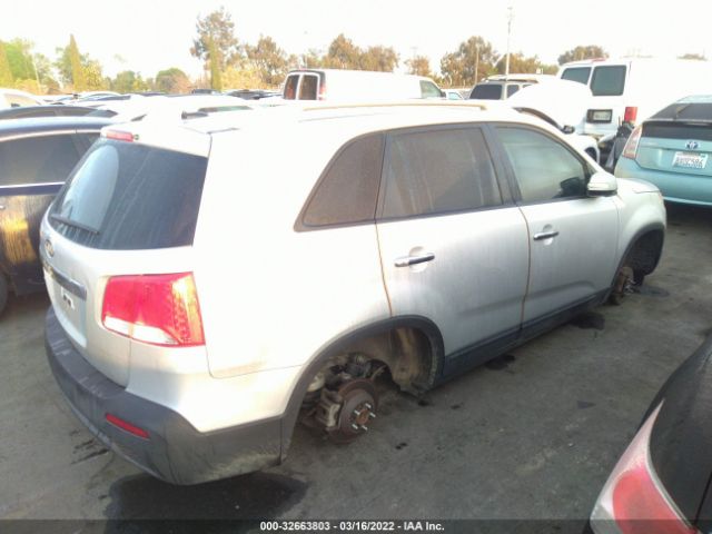 Photo 3 VIN: 5XYKT4A25DG319028 - KIA SORENTO 