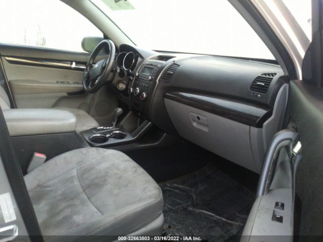 Photo 4 VIN: 5XYKT4A25DG319028 - KIA SORENTO 