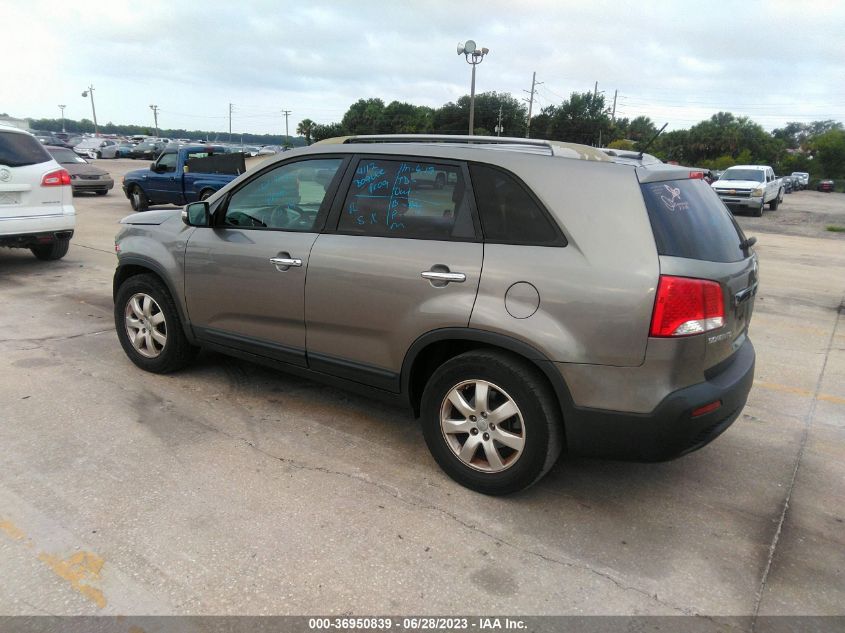 Photo 2 VIN: 5XYKT4A25DG327873 - KIA SORENTO 