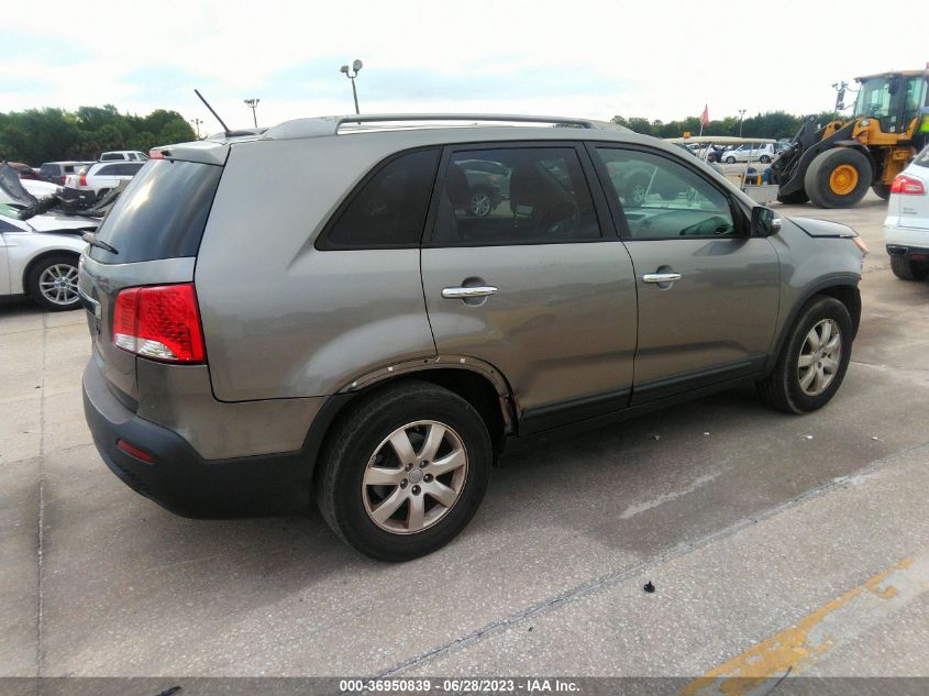 Photo 3 VIN: 5XYKT4A25DG327873 - KIA SORENTO 