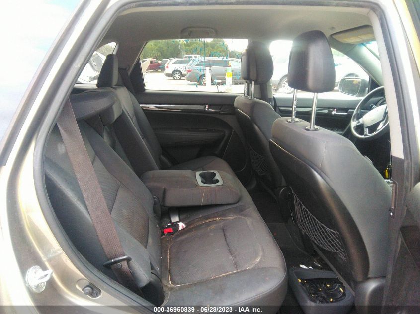 Photo 7 VIN: 5XYKT4A25DG327873 - KIA SORENTO 