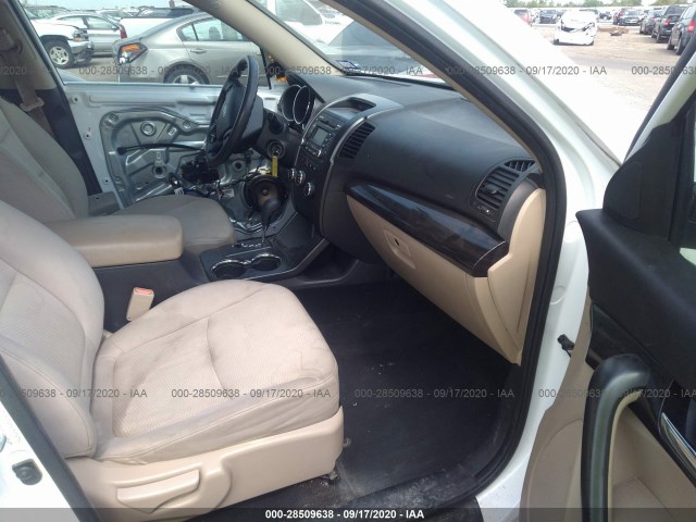 Photo 4 VIN: 5XYKT4A26BG049367 - KIA SORENTO 