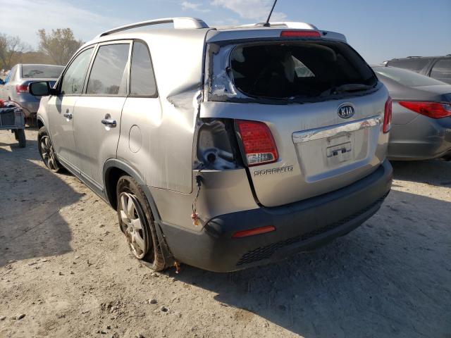 Photo 2 VIN: 5XYKT4A26DG323055 - KIA SORENTO LX 