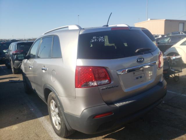 Photo 2 VIN: 5XYKT4A26DG323637 - KIA SORENTO LX 