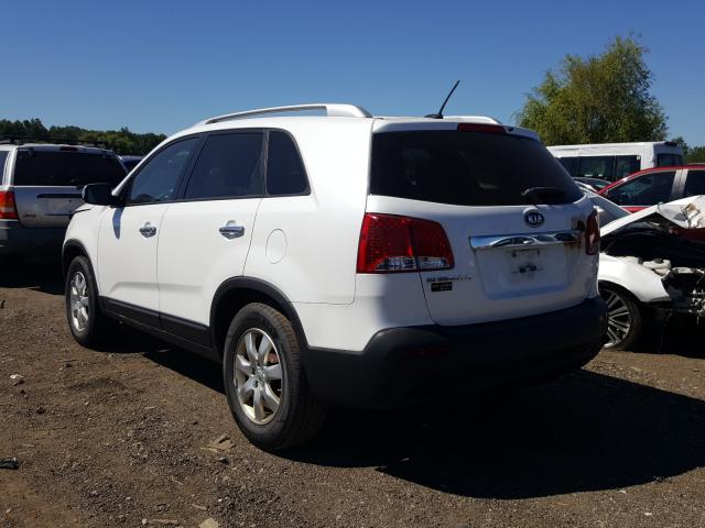 Photo 2 VIN: 5XYKT4A26DG404010 - KIA SORENTO LX 