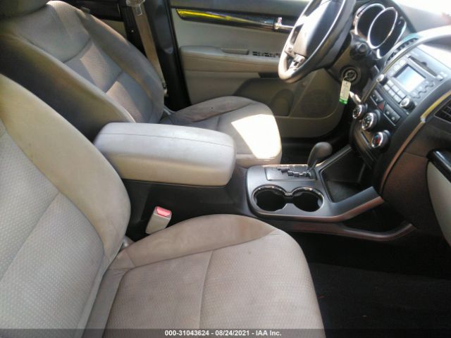 Photo 4 VIN: 5XYKT4A27CG253306 - KIA SORENTO 