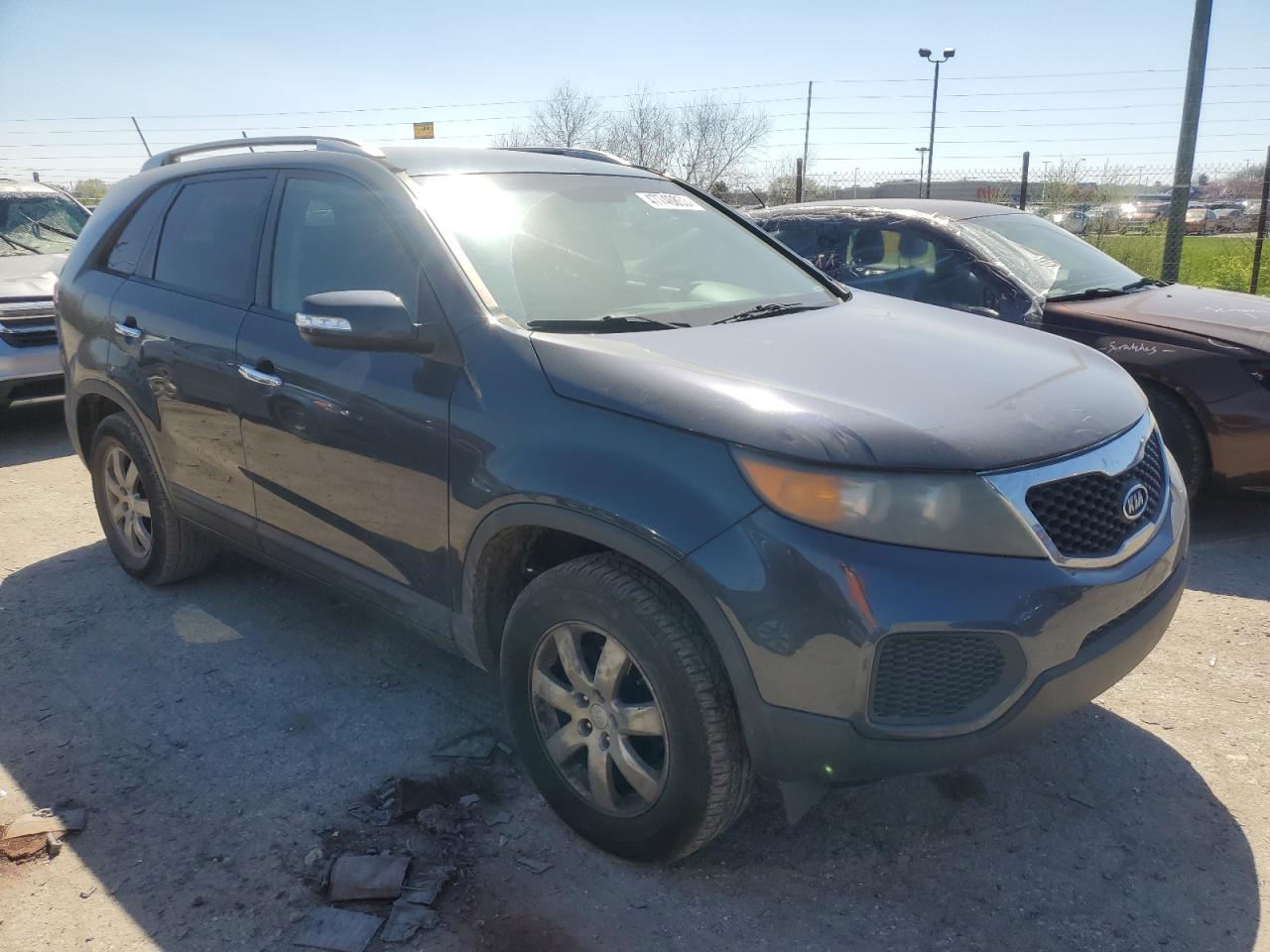 Photo 3 VIN: 5XYKT4A28BG159109 - KIA SORENTO 