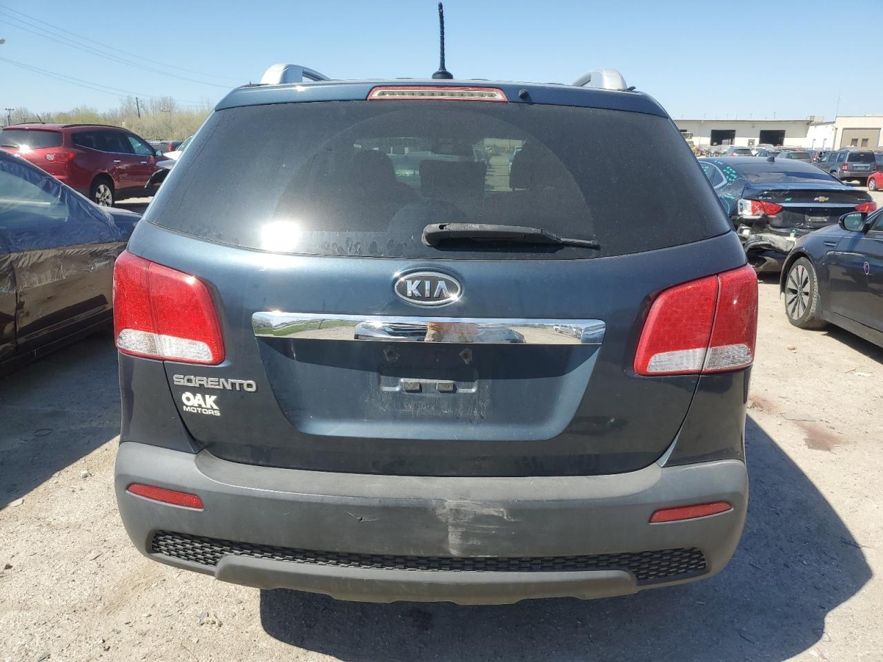 Photo 5 VIN: 5XYKT4A28BG159109 - KIA SORENTO 