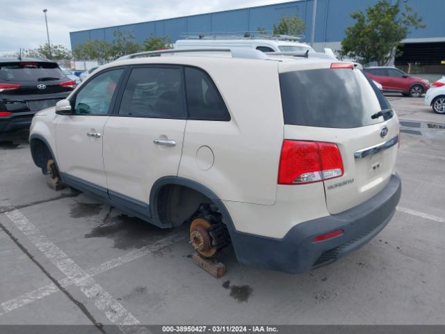 Photo 2 VIN: 5XYKT4A28CG234411 - KIA SORENTO 