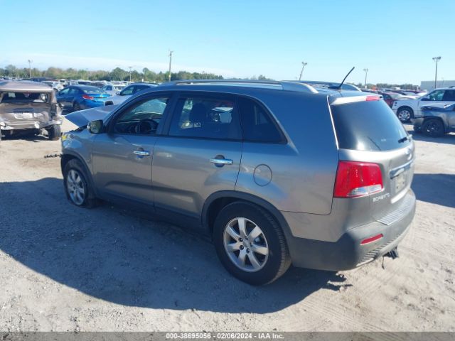 Photo 2 VIN: 5XYKT4A28DG336888 - KIA SORENTO 