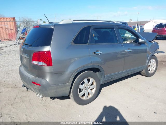 Photo 3 VIN: 5XYKT4A28DG336888 - KIA SORENTO 