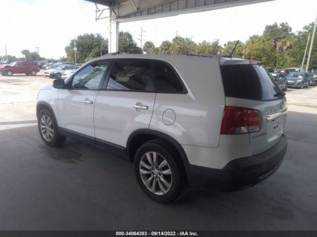 Photo 2 VIN: 5XYKT4A29BG114891 - KIA SORENTO 