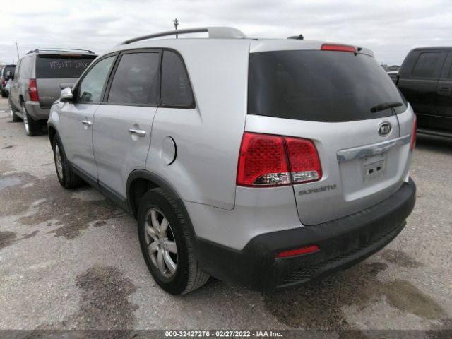 Photo 2 VIN: 5XYKT4A29BG123168 - KIA SORENTO 