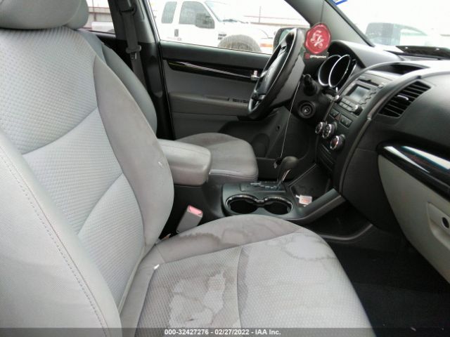 Photo 4 VIN: 5XYKT4A29BG123168 - KIA SORENTO 