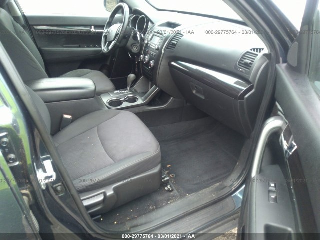 Photo 4 VIN: 5XYKT4A29BG147499 - KIA SORENTO 