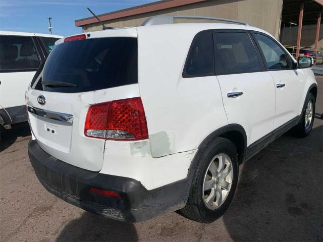 Photo 3 VIN: 5XYKT4A29DG315161 - KIA SORENTO LX 