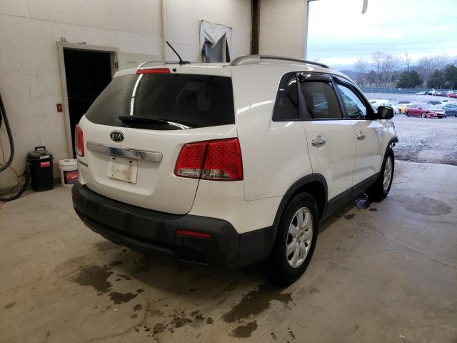 Photo 3 VIN: 5XYKT4A29DG315810 - KIA SORENTO LX 