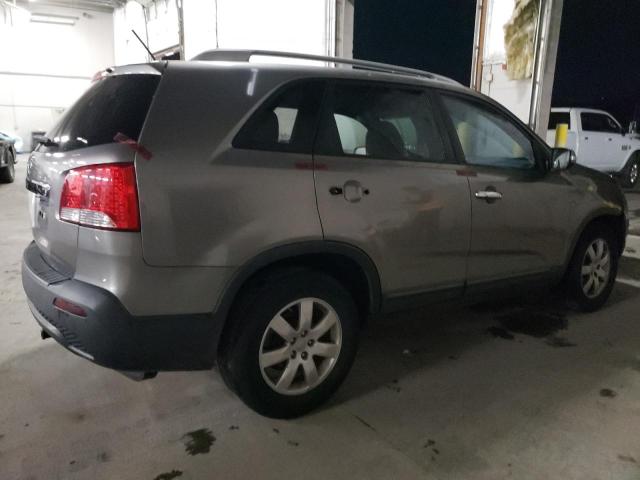 Photo 2 VIN: 5XYKT4A29DG337709 - KIA SORENTO LX 