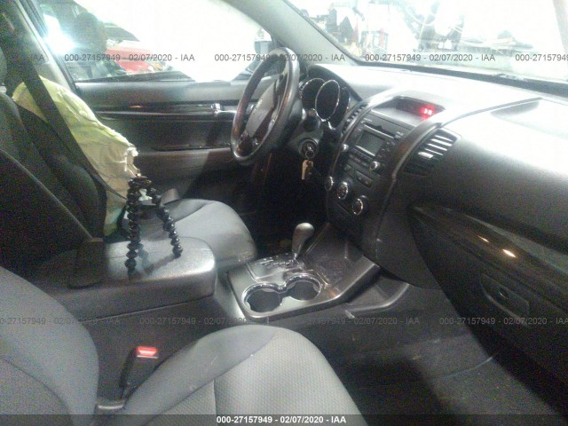 Photo 4 VIN: 5XYKT4A29DG403563 - KIA SORENTO 