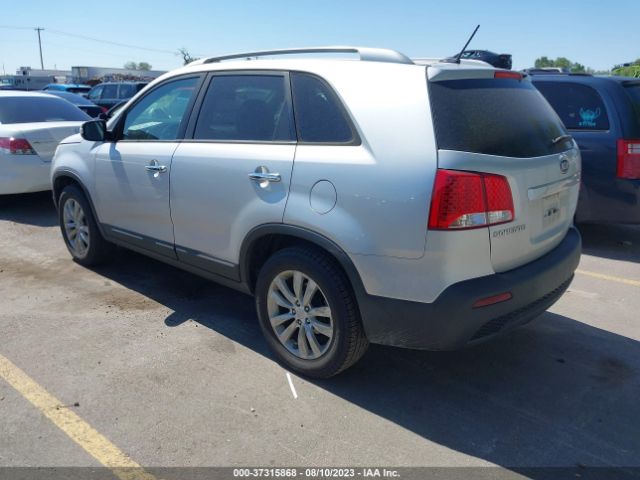 Photo 2 VIN: 5XYKT4A2XBG174548 - KIA SORENTO 