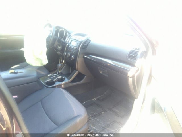 Photo 4 VIN: 5XYKT4A2XCG269743 - KIA SORENTO 