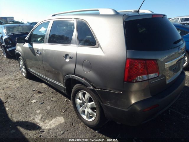 Photo 2 VIN: 5XYKT4A2XCG287417 - KIA SORENTO 