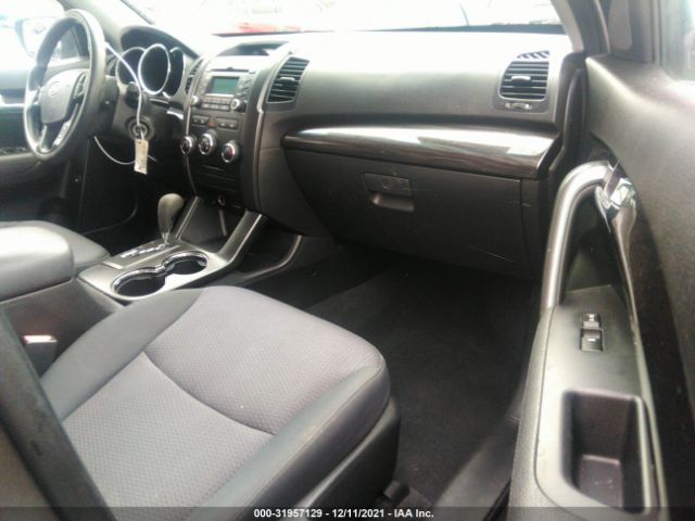 Photo 4 VIN: 5XYKT4A2XCG287417 - KIA SORENTO 