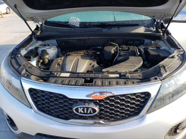 Photo 11 VIN: 5XYKT4A2XDG327898 - KIA SORENTO LX 