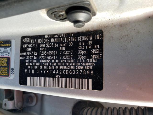 Photo 12 VIN: 5XYKT4A2XDG327898 - KIA SORENTO LX 