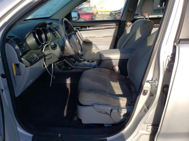 Photo 6 VIN: 5XYKT4A2XDG327898 - KIA SORENTO LX 