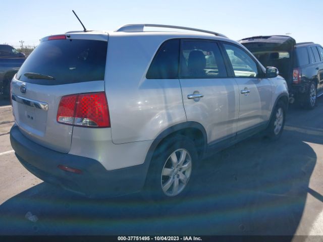 Photo 3 VIN: 5XYKT4A2XDG376275 - KIA SORENTO 