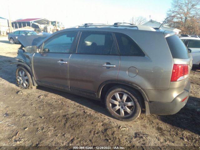 Photo 2 VIN: 5XYKT4A60CG212874 - KIA SORENTO 