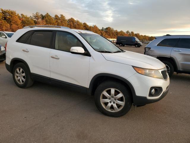 Photo 3 VIN: 5XYKT4A61DG401440 - KIA SORENTO LX 