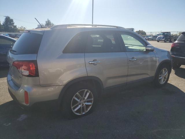 Photo 2 VIN: 5XYKT4A61EG435766 - KIA SORENTO LX 