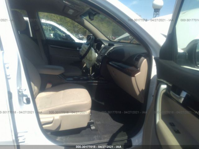 Photo 4 VIN: 5XYKT4A61EG516525 - KIA SORENTO 