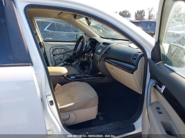 Photo 4 VIN: 5XYKT4A61EG527959 - KIA SORENTO 