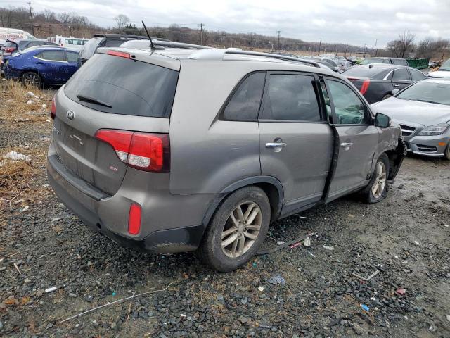 Photo 2 VIN: 5XYKT4A61FG553740 - KIA SORENTO LX 