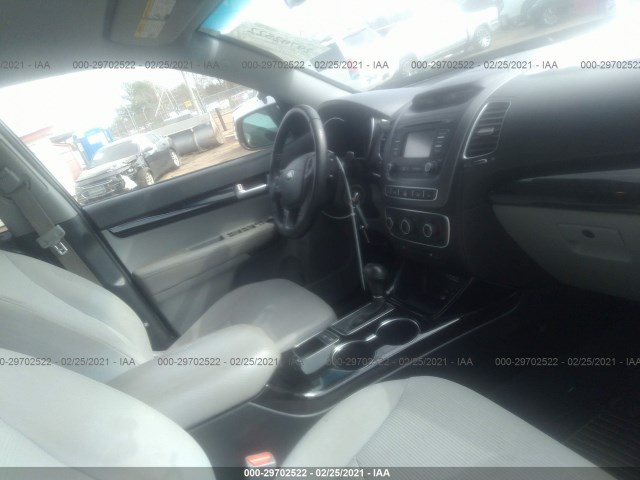 Photo 4 VIN: 5XYKT4A61FG601690 - KIA SORENTO 