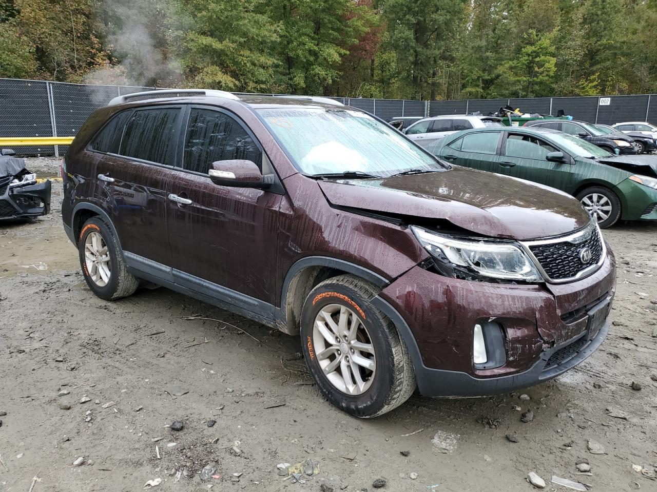 Photo 3 VIN: 5XYKT4A61FG632115 - KIA SORENTO 