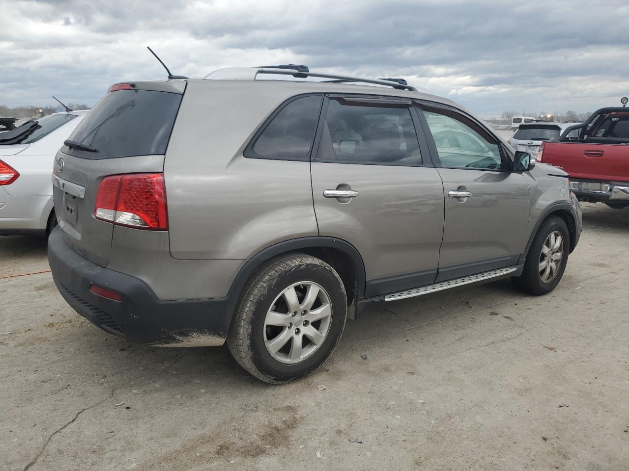 Photo 2 VIN: 5XYKT4A62CG259923 - KIA SORENTO 