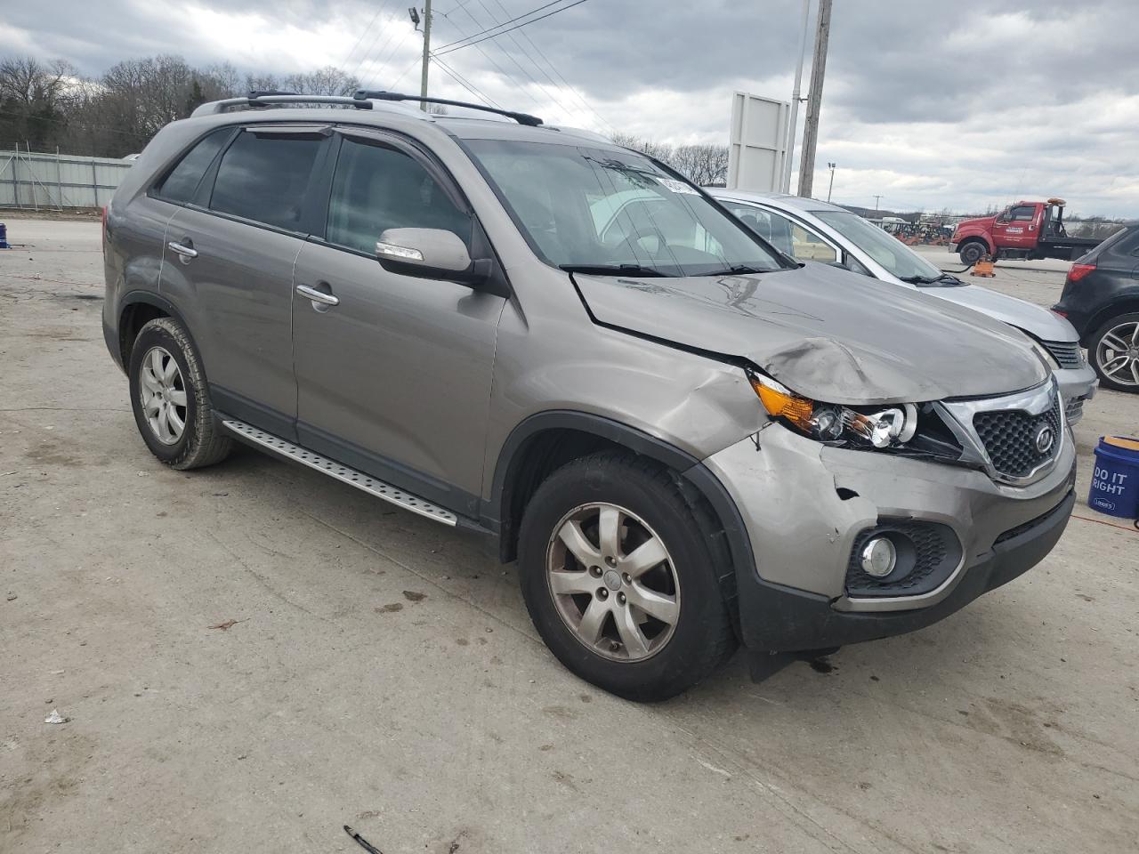 Photo 3 VIN: 5XYKT4A62CG259923 - KIA SORENTO 