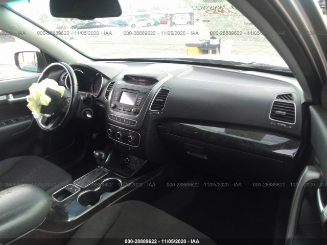 Photo 4 VIN: 5XYKT4A62FG657847 - KIA SORENTO 