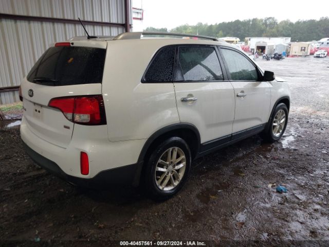 Photo 3 VIN: 5XYKT4A62FG658710 - KIA SORENTO 