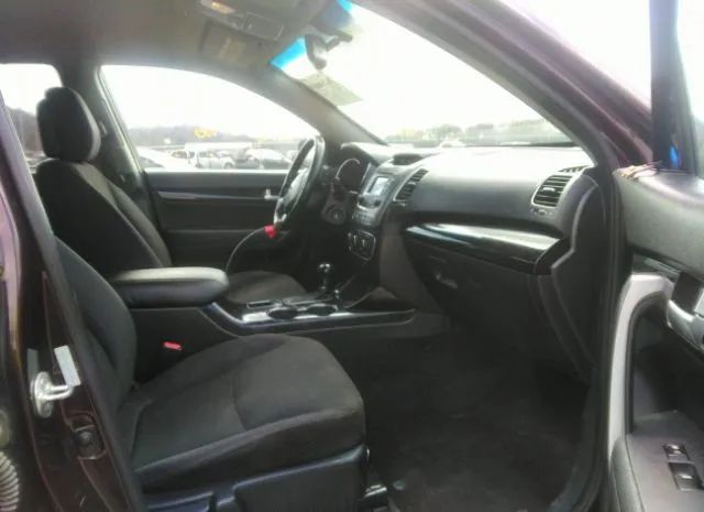 Photo 4 VIN: 5XYKT4A63EG430584 - KIA SORENTO 